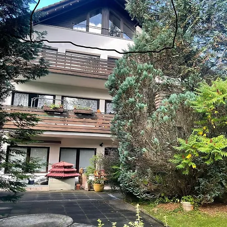 Apartment Monteur-wohnung Schlosspark Mit 2 Schlafzimmer Und 2 Baeder *