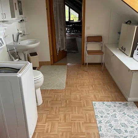 Apartment Monteur-wohnung Schlosspark Mit 2 Schlafzimmer Und 2 Baeder