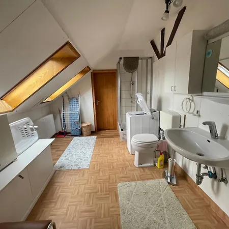 Apartment Monteur-wohnung Schlosspark Mit 2 Schlafzimmer Und 2 Baeder *